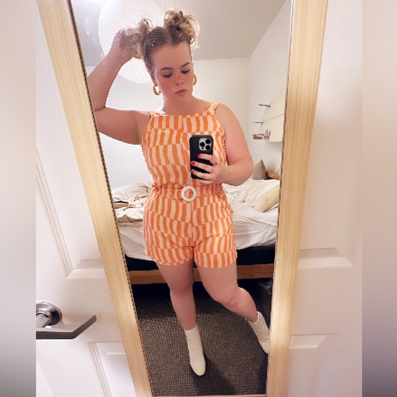 Dazey LA Romper - Picture 2 of 4